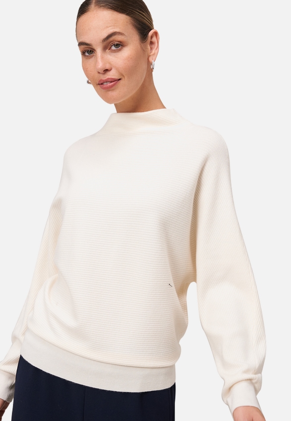 Pullover strukturiert mit Stehkragen / Detailbild