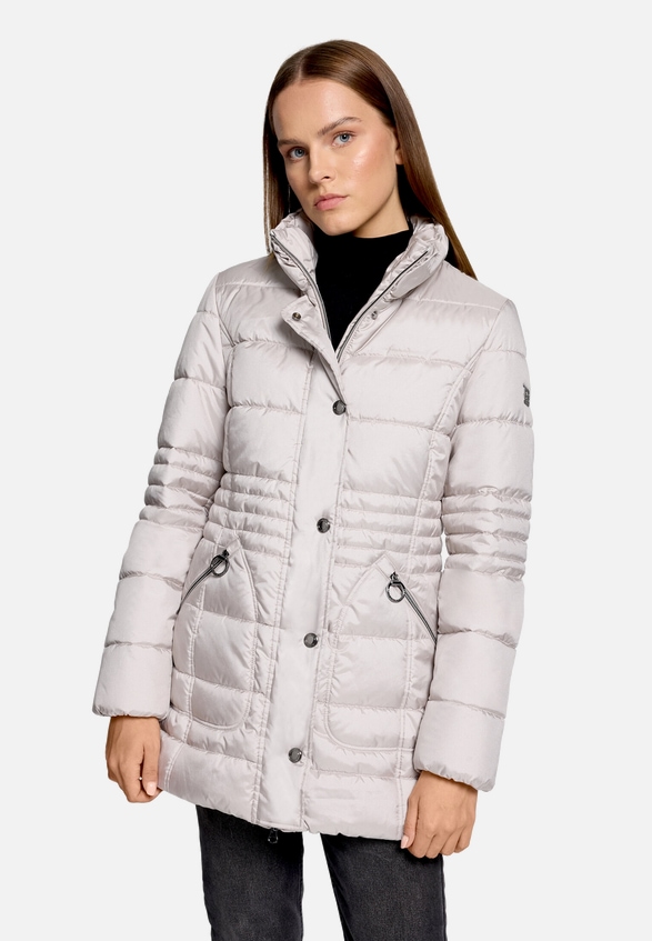 Outdoorjacke mit abnehmbarer Kapuze / Detailbild