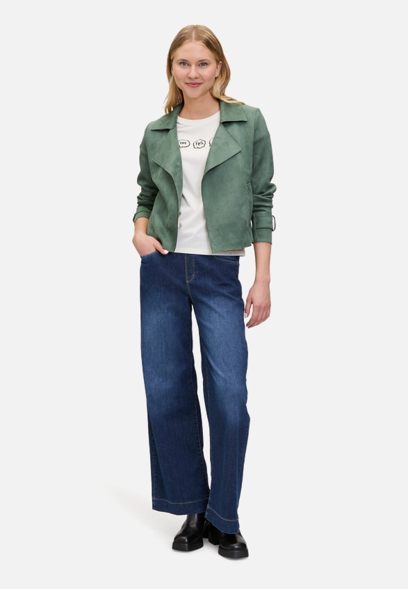Casual-Jacke mit Taschen / Modellfoto Vorderseite (Outfit)