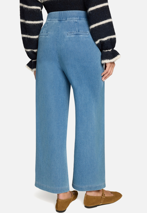 Jeans elastischer Bund 26 Inch / Modellfoto Rückseite