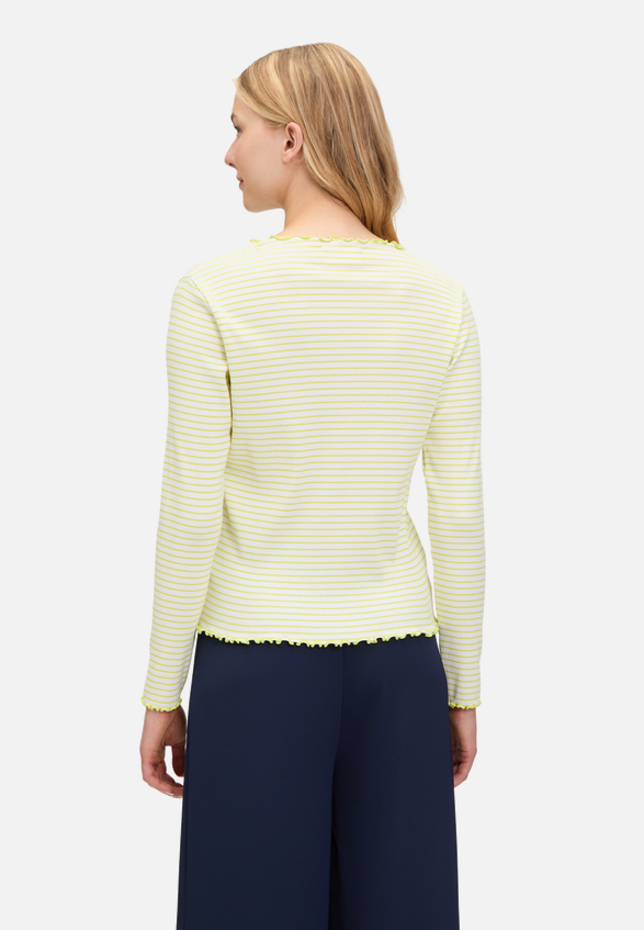 Langarm-Shirt mit Kragen / Modellfoto Rückseite