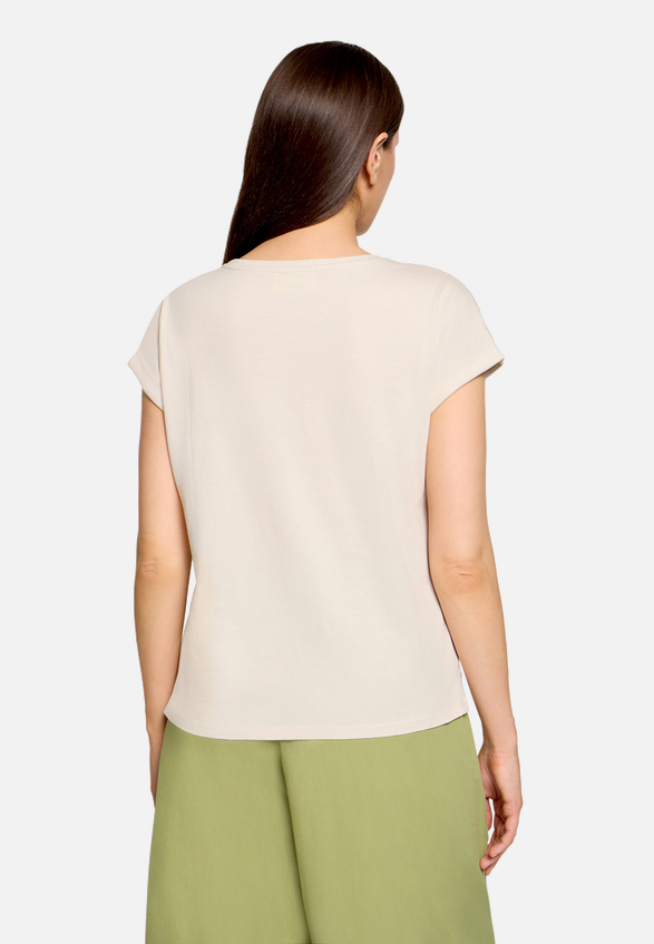 Baumwollshirt mit Ärmelaufschlag / Modellfoto Rückseite