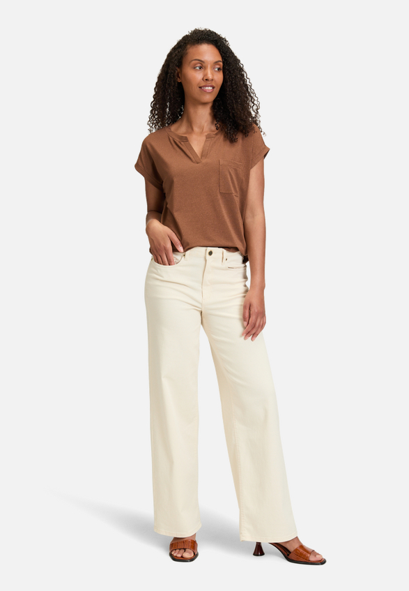 Casual-Shirt mit Perlen / Modellfoto Vorderseite (Outfit)
