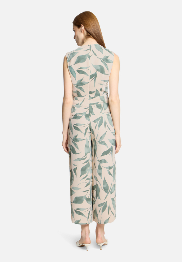 Jumpsuit ohne Arm / Modellfoto Rückseite