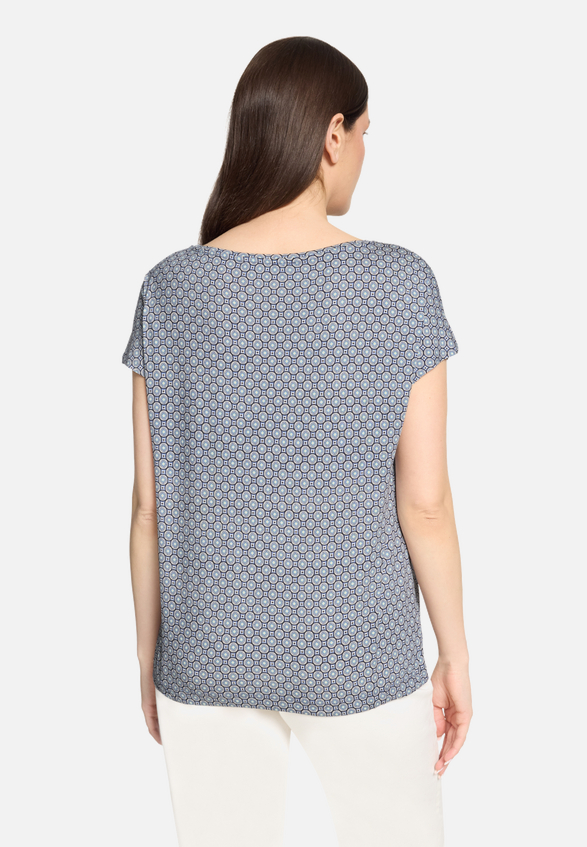 Printshirt mit Tunnelzug / Modellfoto Rückseite
