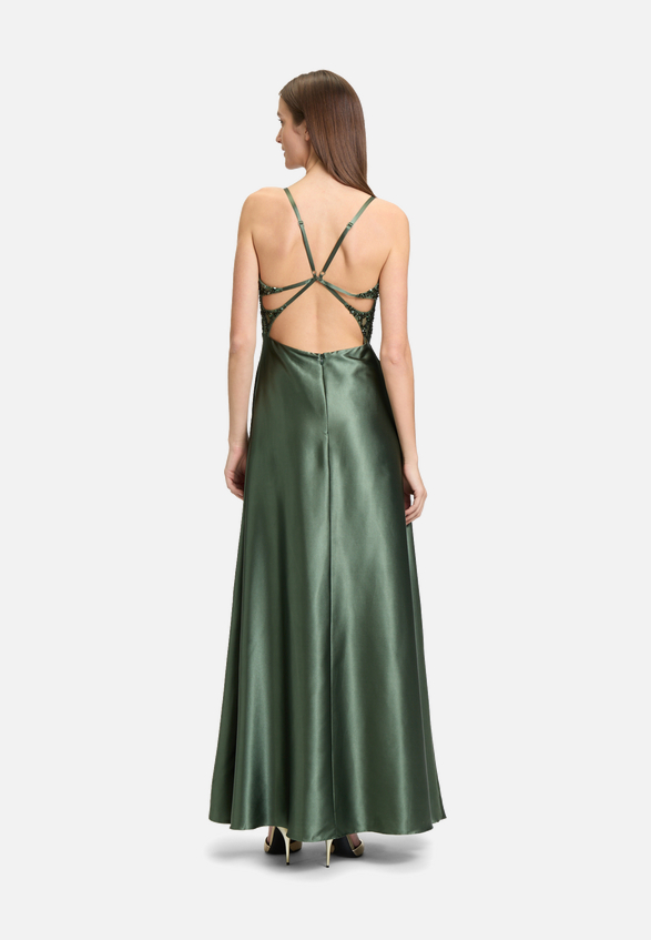 Abendkleid mit Stickerei / Modellfoto Rückseite