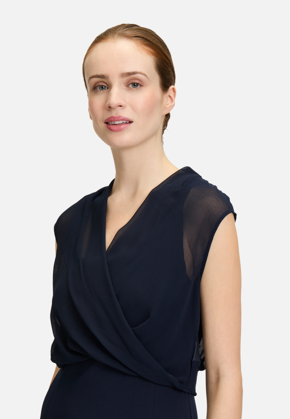 Abendkleid mit Raffung / Detailbild