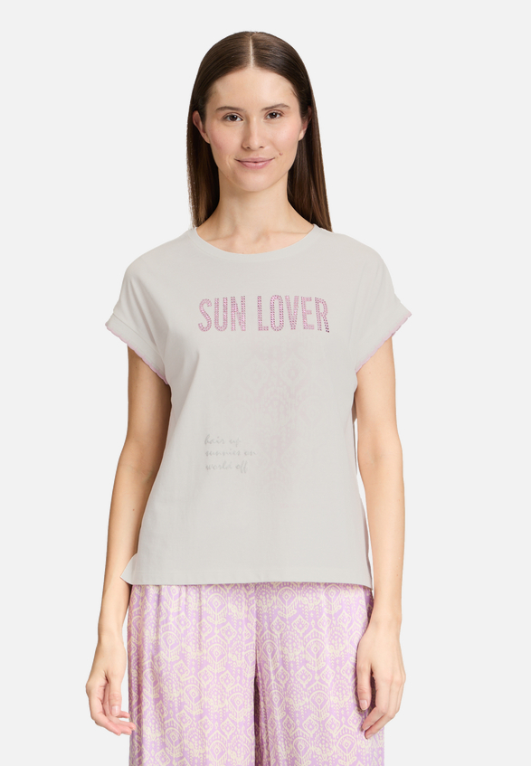 Printshirt mit Rundhalsausschnitt / Modellfoto Vorderseite