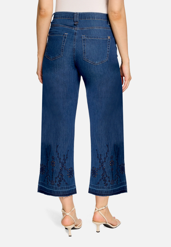 Casual-Hose mit Waschung / Modellfoto Rückseite