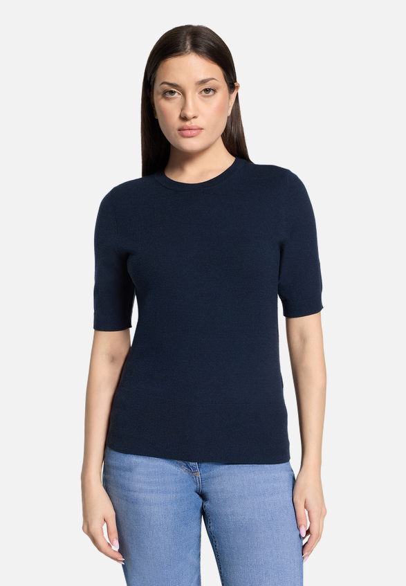 Basic-Pullover kurzarm / Modellfoto Vorderseite