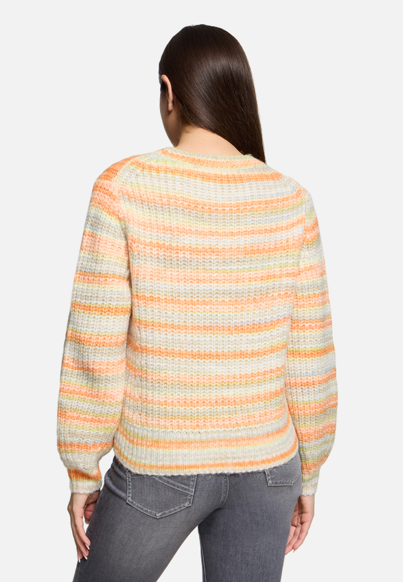 Strickpullover mit Effektgarn / Modellfoto Rückseite