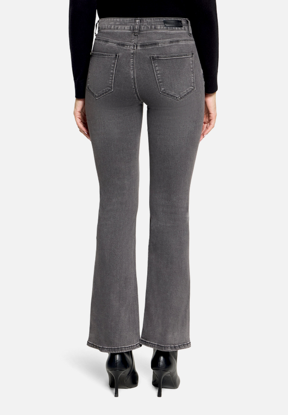 Bootcut Jeans mit Waschung / Modellfoto Rückseite