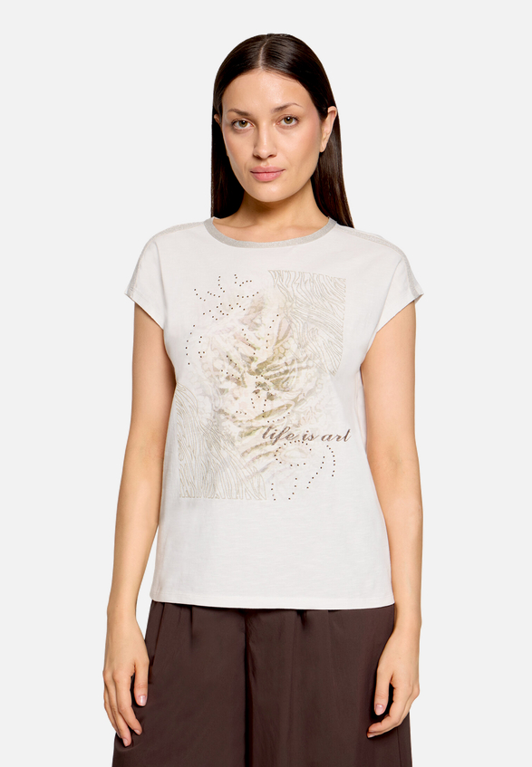 Rundhals-Shirt mit Placement / Modellfoto Vorderseite