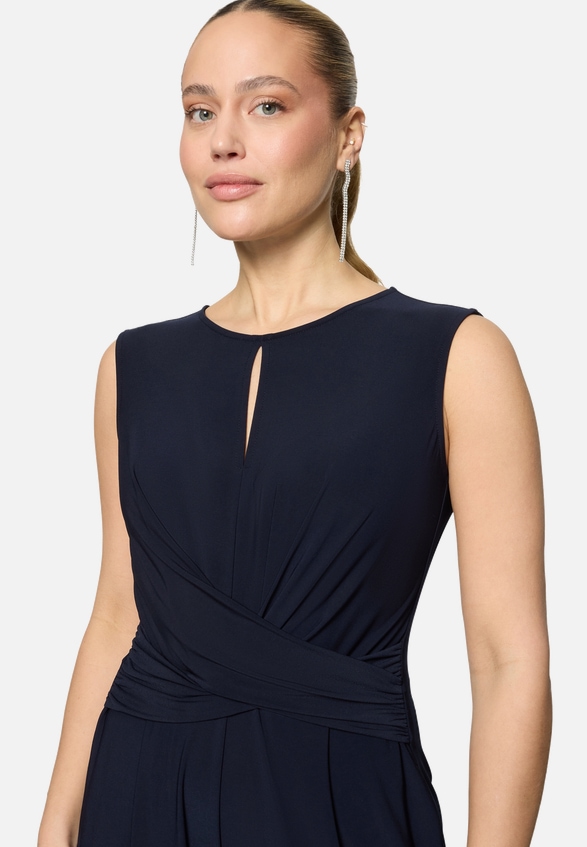 Jumpsuit  mit Wickeloptik  / Detailbild