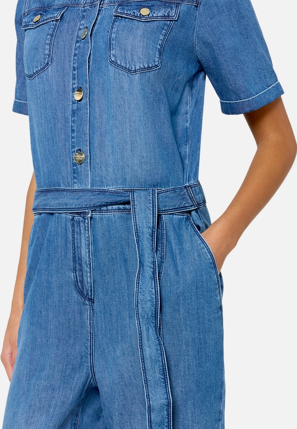 Jumpsuit mit Bindegürtel / Detailbild