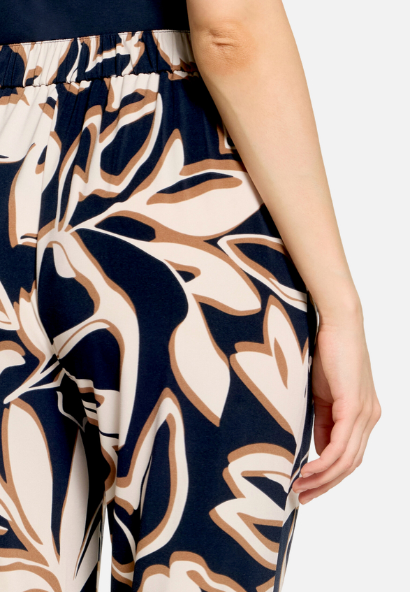 Schlupfhose  mit Bundfalten Style Nelly Fashion / Detailbild