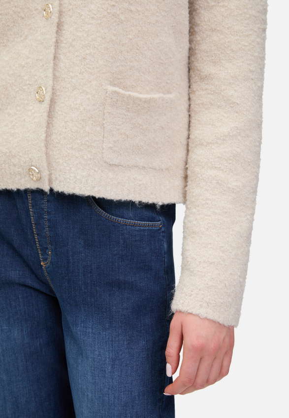 Strick-Cardigan mit Knopfleiste / Detailbild