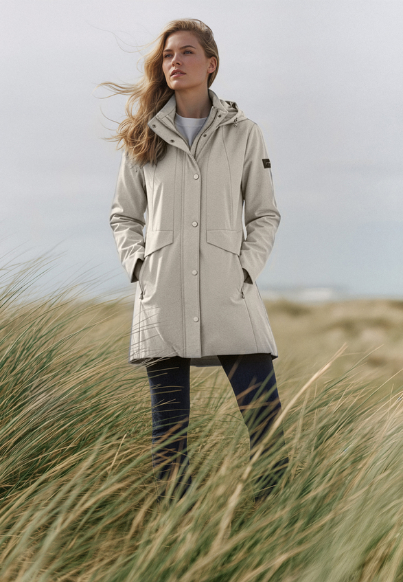 Outdoorjacke mit abnehmbarer Kapuze / Imagebild