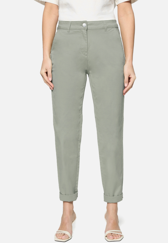 Chinohose  mit Stretch 28 Inch  / Modellfoto Vorderseite