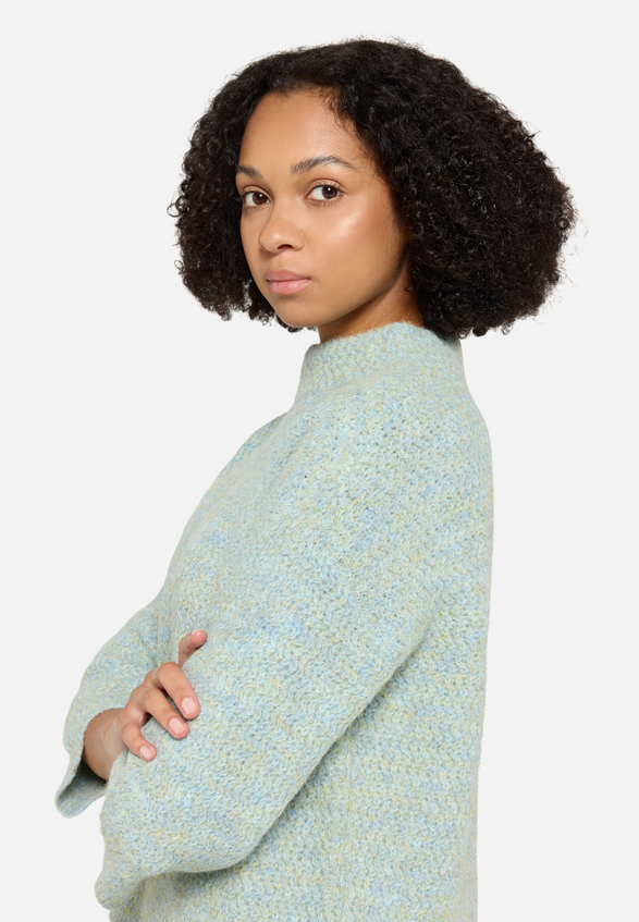 Strickpullover mit Stehkragen / Detailbild