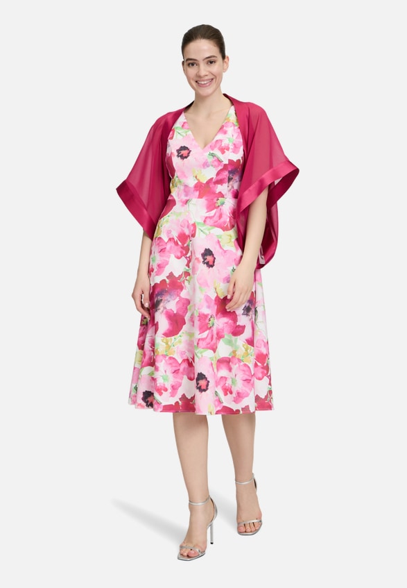 Chiffonstola mit 3/4 Arm / Modellfoto Vorderseite (Outfit)