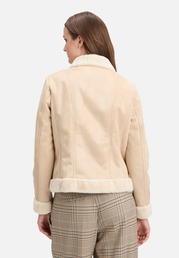 Bikerjacke mit Kunstfellkragen / Modellfoto Rückseite