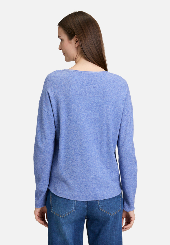 Strickpullover mit Rundhalsausschnitt / Modellfoto Rückseite
