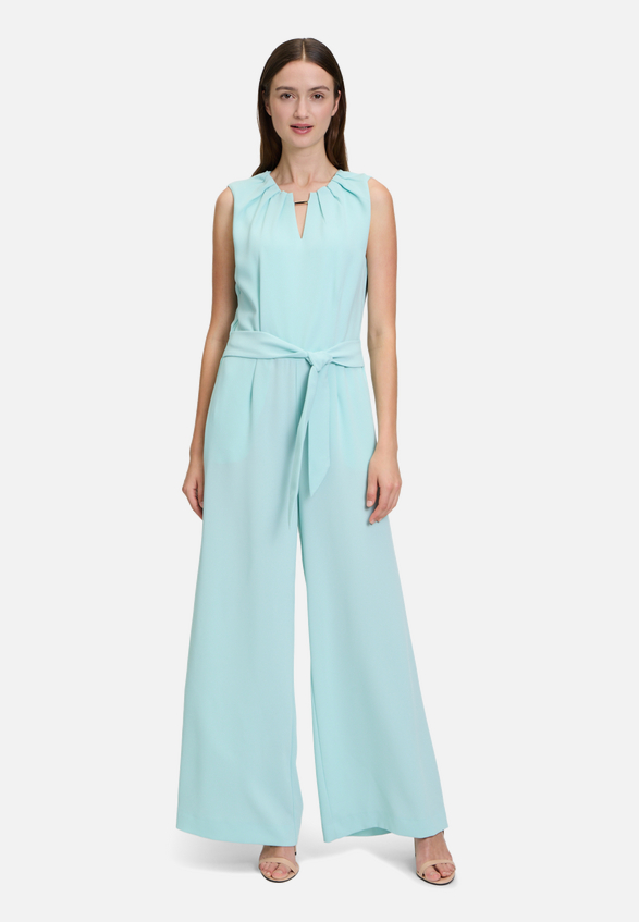 Jumpsuit ohne Arm / Modellfoto Vorderseite