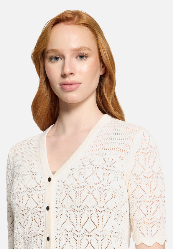 Sommer-Strickjacke mit V-Ausschnitt / Detailbild