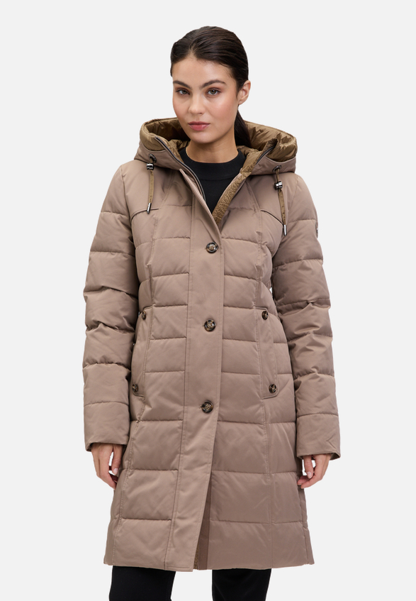 Steppjacke mit Kapuze / Modellfoto Vorderseite