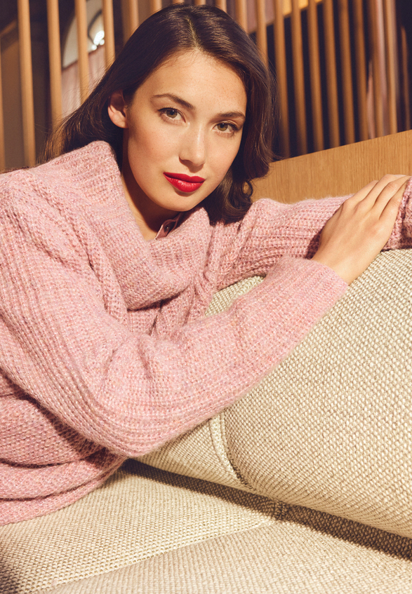 Strickpullover mit Lurexfaden / Imagebild