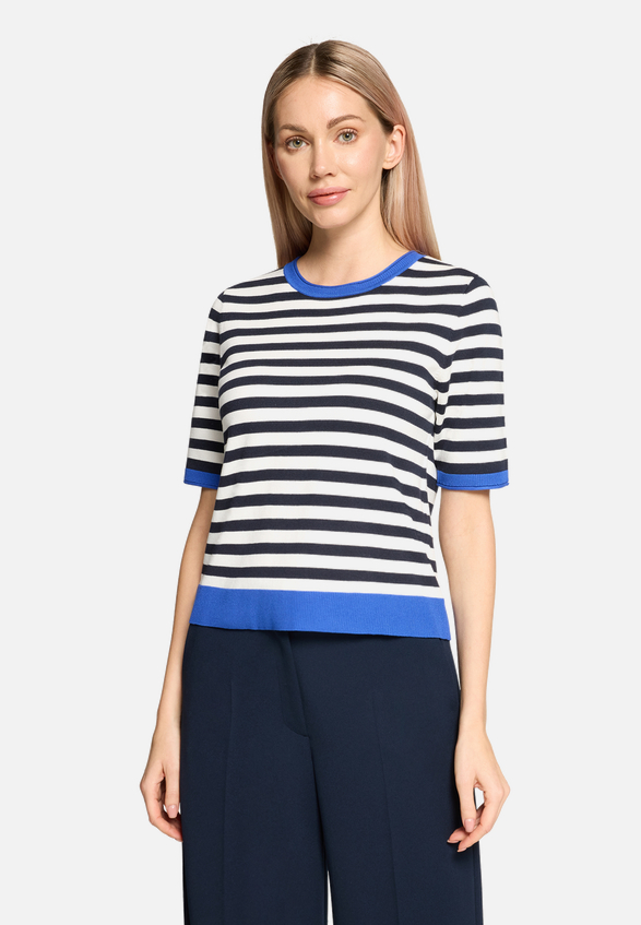 Basic-Pullover kurzarm / Modellfoto Vorderseite