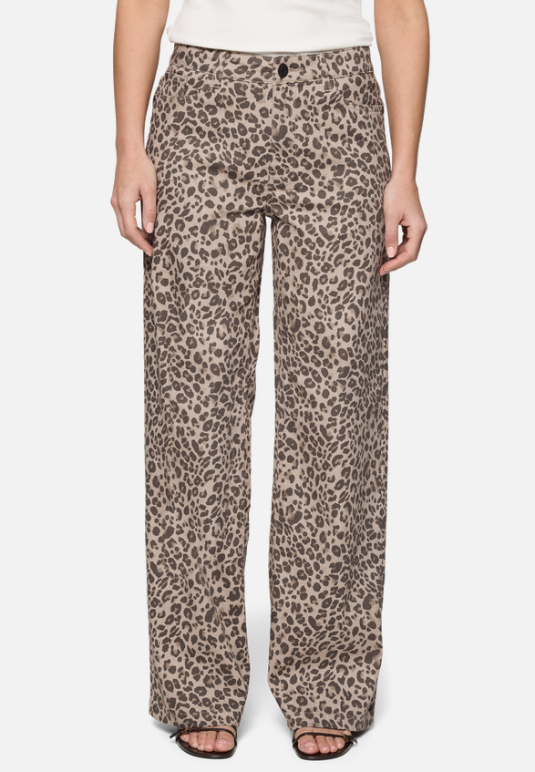 Leo-Hose  mit weitem Bein  / Modellfoto Vorderseite