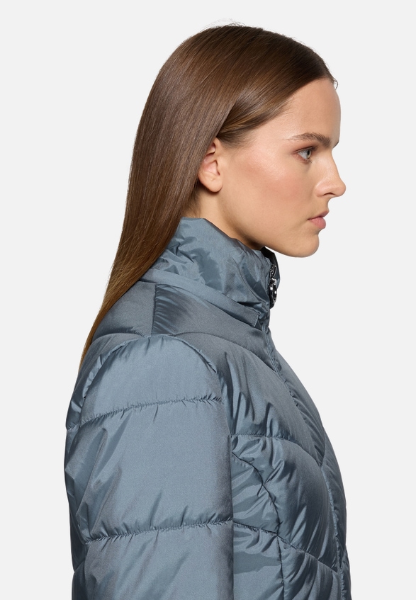 Outdoorjacke mit abnehmbarer Kapuze / Detailbild