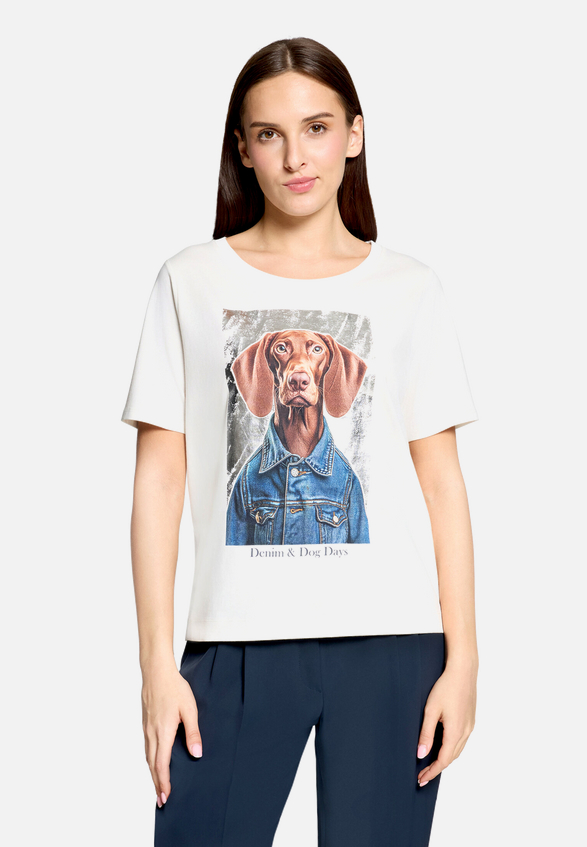 Casual-Shirt mit Aufdruck / Modellfoto Vorderseite
