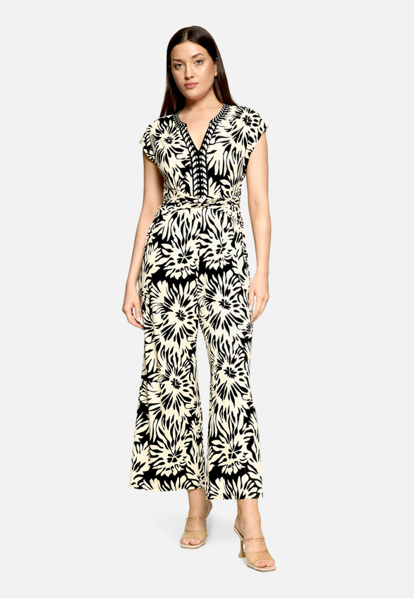 Jumpsuit in 7/8 Länge / Modellfoto Vorderseite