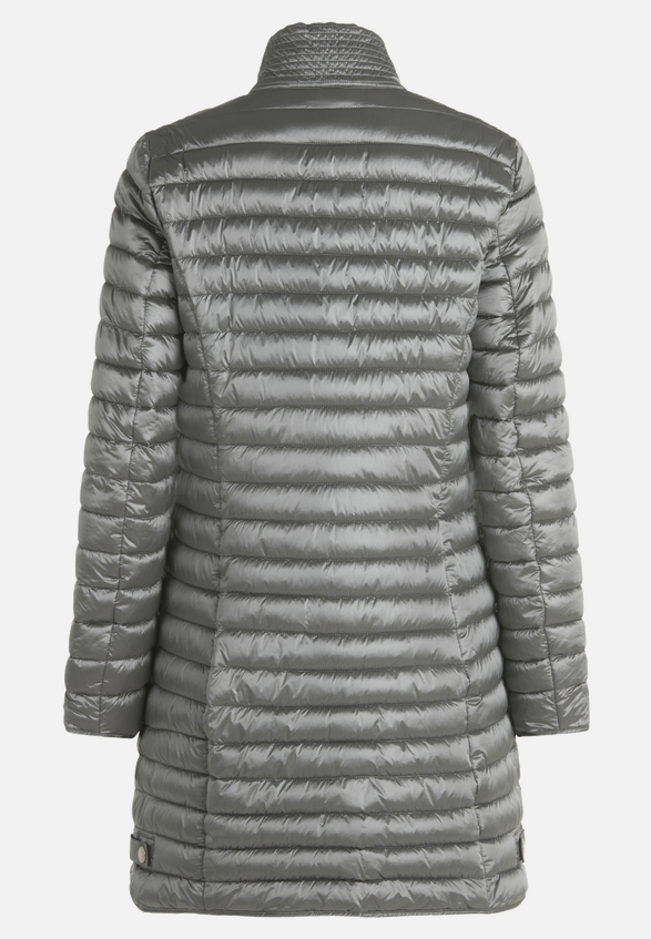Steppjacke mit Reißverschlusstaschen / Rückseite