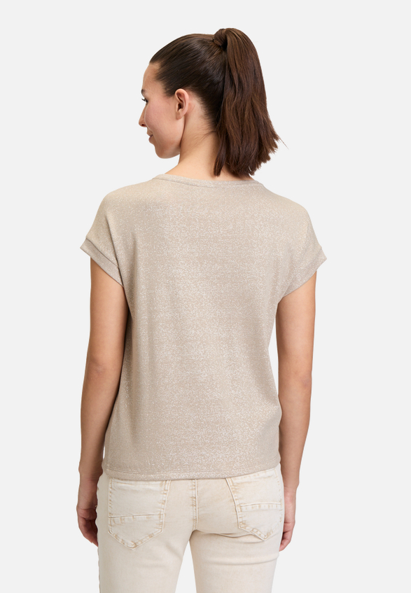 Casual-Shirt mit Rundhalsausschnitt / Modellfoto Rückseite