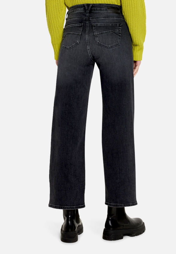 High Waisted-Jeans mit Strass / Modellfoto Rückseite