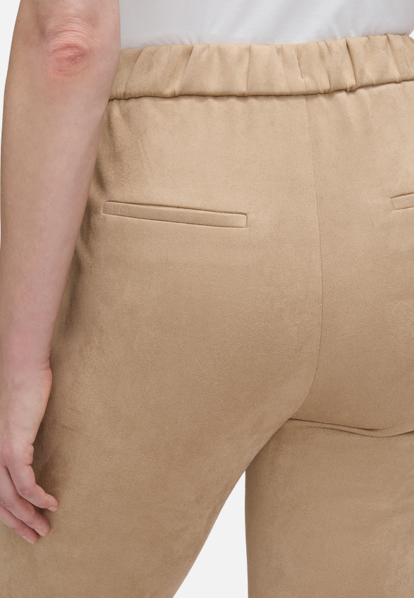 Kunstlederhose Flared aus Velour / Detailbild