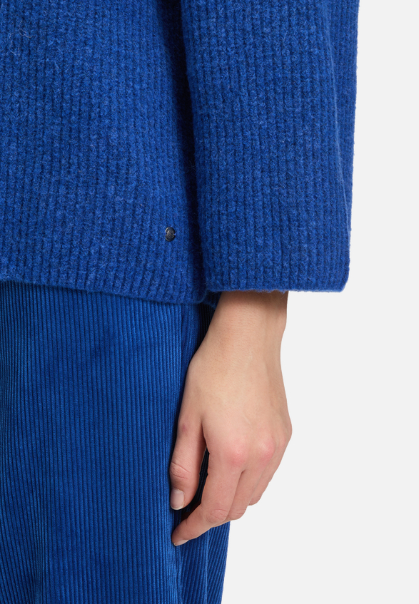 Strickpullover mit Kragen / Detailbild