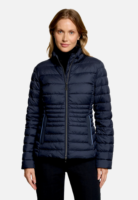 Steppjacke leicht mit abnehmbarer Kapuze / Detailbild