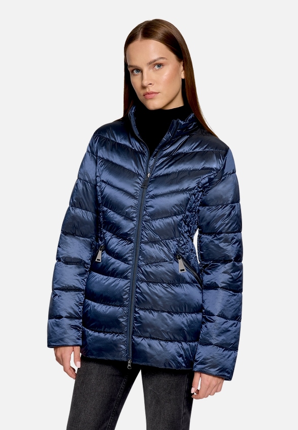 Outdoorjacke mit abnehmbarer Kapuze / Detailbild