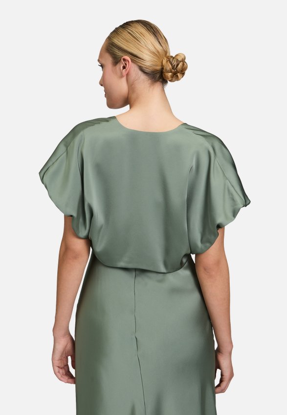 Bolero-Jacke kurzarm / Modellfoto Rückseite