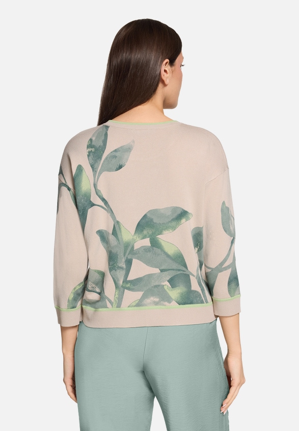 Strickpullover mit Print / Modellfoto Rückseite
