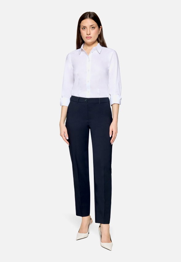 Business-Hose  mit Bügelfalte Style Nele / Modellfoto Vorderseite (Outfit)