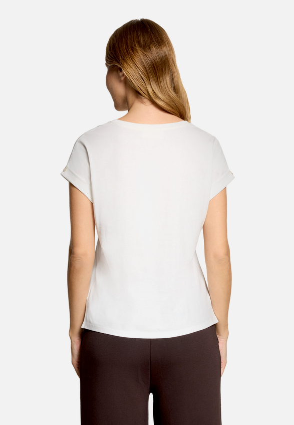 Printshirt mit Ärmelaufschlag / Modellfoto Rückseite