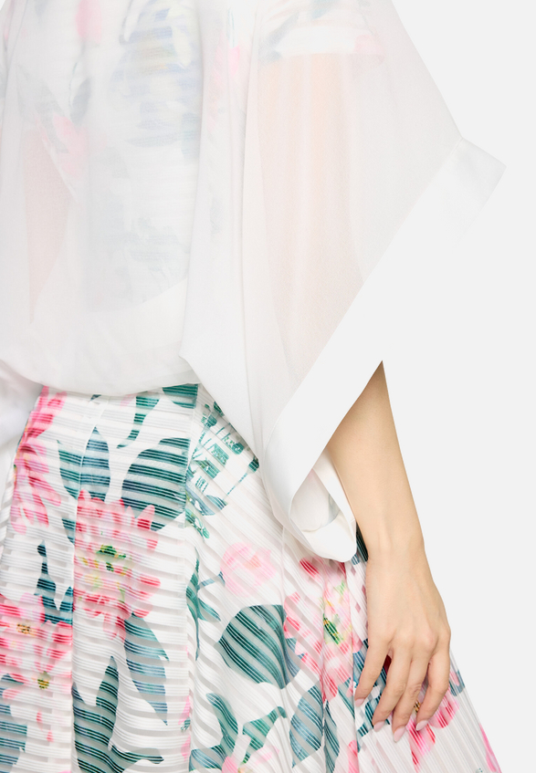 Chiffonstola mit 3/4 Arm / Detailbild