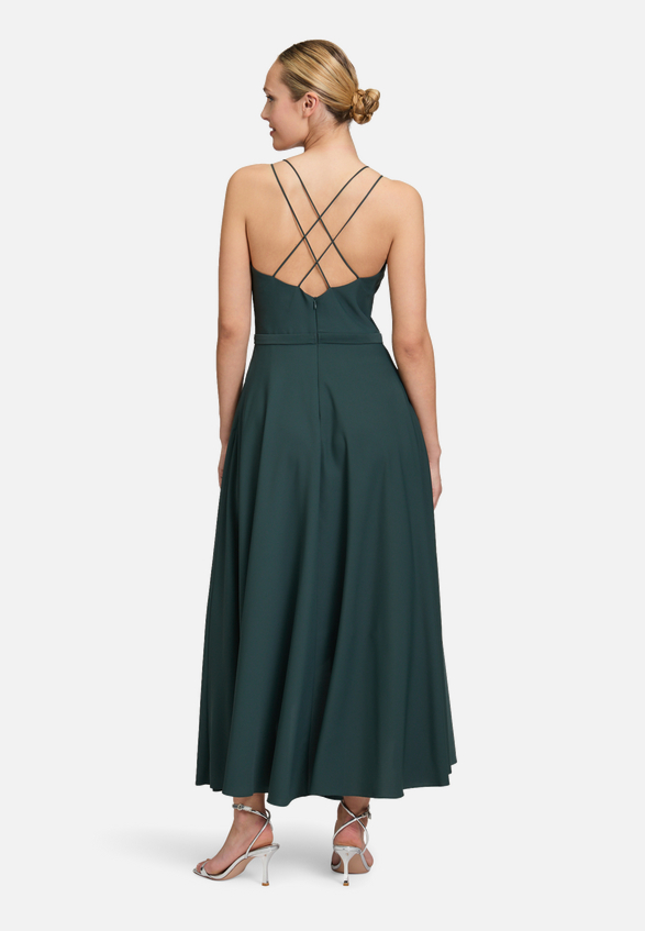 Abendkleid mit Volant / Modellfoto Rückseite