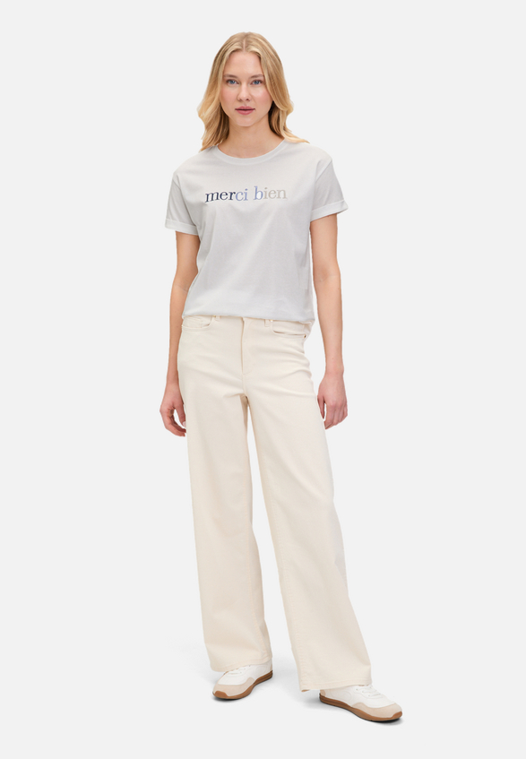 Casual-Shirt mit Stickerei / Modellfoto Vorderseite (Outfit)
